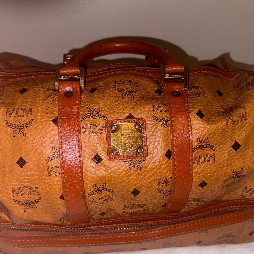 ***Authentic***MCM VINTAGE VISETOS LEATHER LUXURIOUS BOSTON BAG D4785